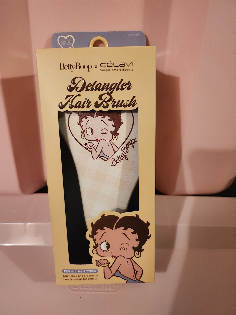 Women/girls Betty Boop Yellow & Pink Detangler Hair Brush